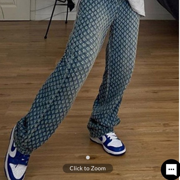 NWT🏷 Wide Leg Ripped Jeans - Picture 2 of 4